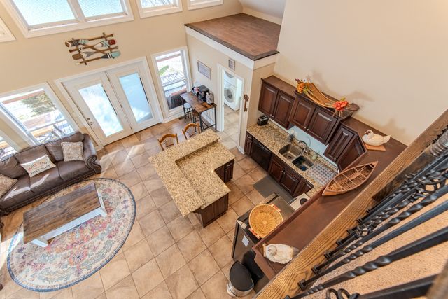 1040 Whites Creek Ln, Decaturville, TN 38329