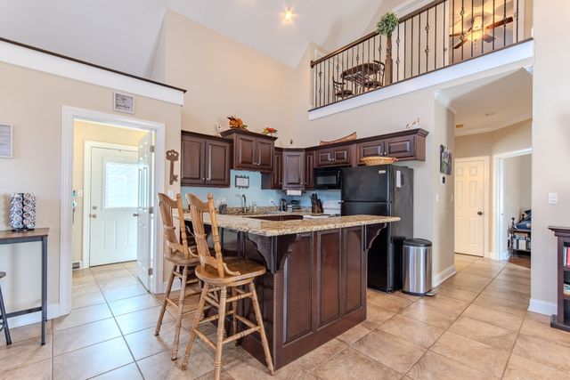 1040 Whites Creek Ln, Decaturville, TN 38329