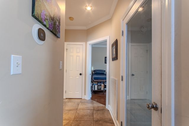 1040 Whites Creek Ln, Decaturville, TN 38329