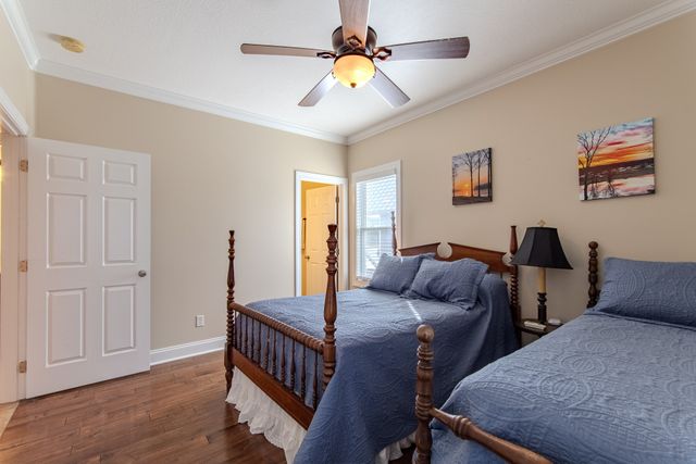 1040 Whites Creek Ln, Decaturville, TN 38329