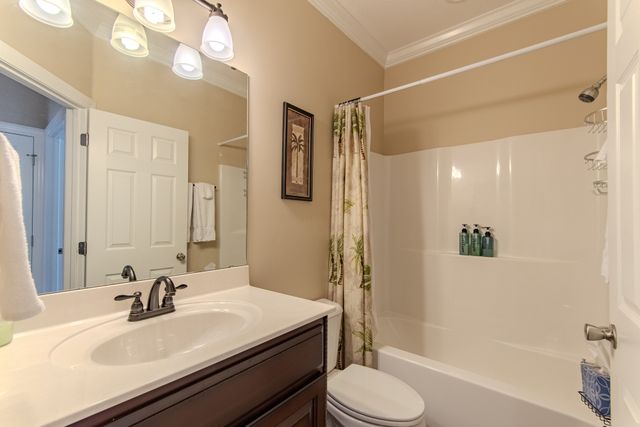 1040 Whites Creek Ln, Decaturville, TN 38329