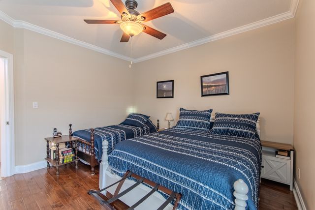 1040 Whites Creek Ln, Decaturville, TN 38329