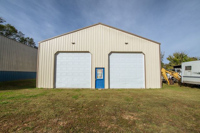 1040 Whites Creek Ln, Decaturville, TN 38329