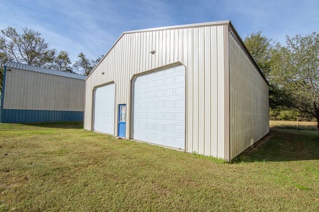 1040 Whites Creek Ln, Decaturville, TN 38329