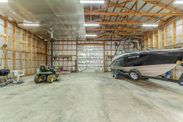 1040 Whites Creek Ln, Decaturville, TN 38329