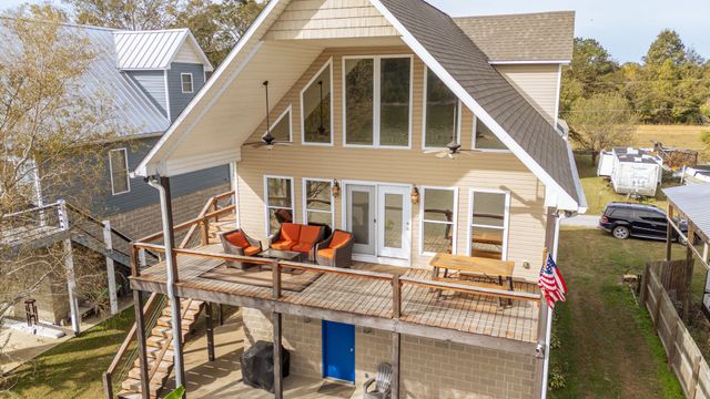 1040 Whites Creek Ln, Decaturville, TN 38329