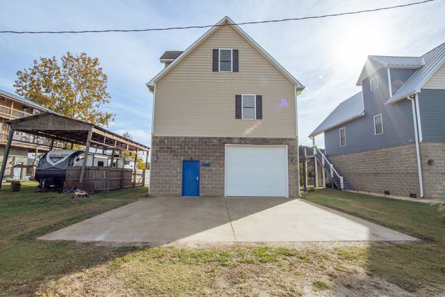 1040 Whites Creek Ln, Decaturville, TN 38329