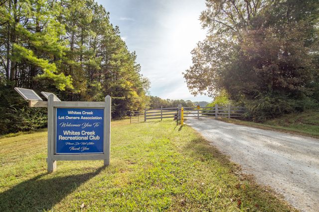 1040 Whites Creek Ln, Decaturville, TN 38329