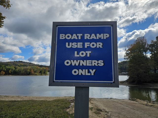 1040 Whites Creek Ln, Decaturville, TN 38329