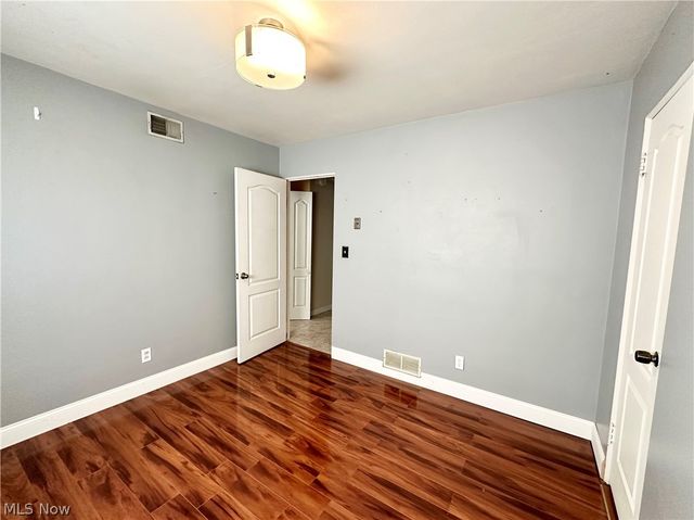 212 Wayne Avenue, Weirton, WV 26062