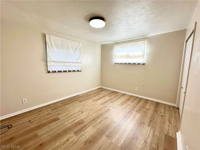 212 Wayne Avenue, Weirton, WV 26062