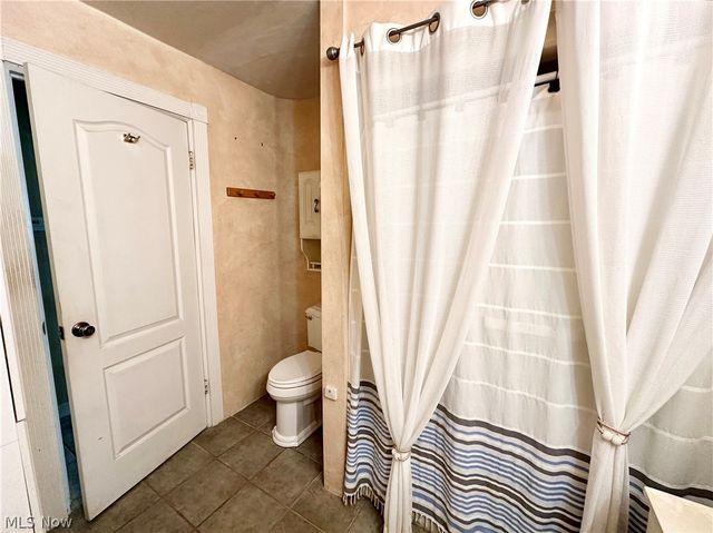 212 Wayne Avenue, Weirton, WV 26062