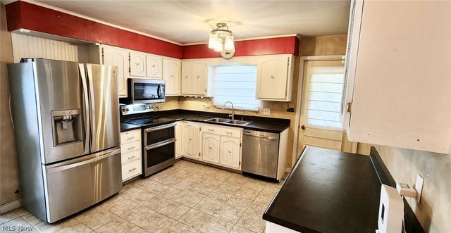 212 Wayne Avenue, Weirton, WV 26062