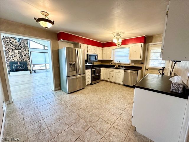 212 Wayne Avenue, Weirton, WV 26062