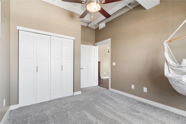 905 3rd St 405, Cedar Rapids, IA 52401