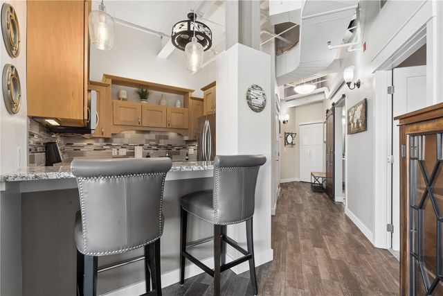 905 3rd St 405, Cedar Rapids, IA 52401