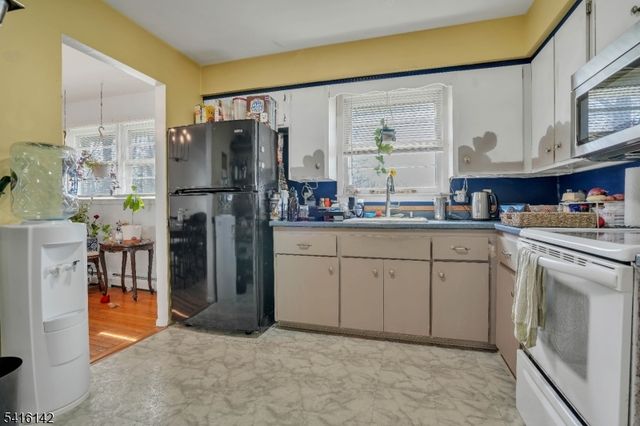 14 Woods Edge Rd, Byram Twp., NJ 07874