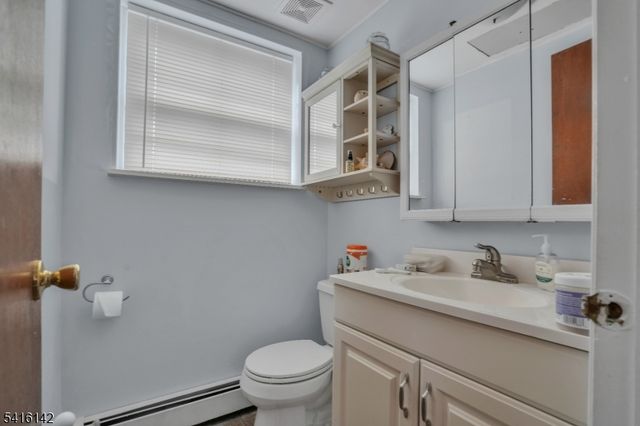 14 Woods Edge Rd, Byram Twp., NJ 07874