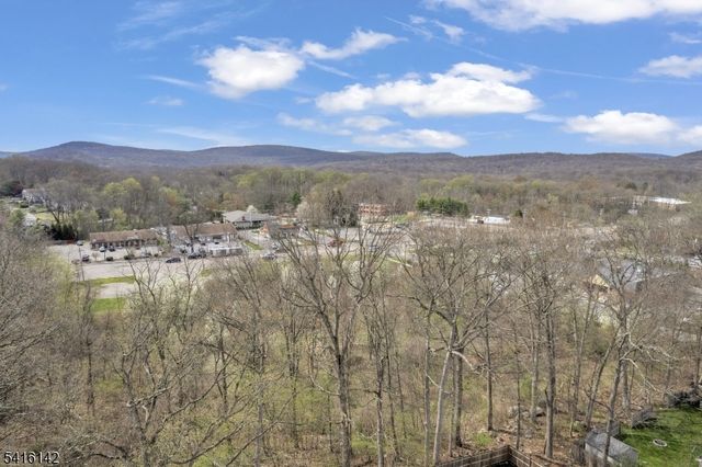 14 Woods Edge Rd, Byram Twp., NJ 07874