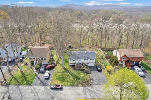 14 Woods Edge Rd, Byram Twp., NJ 07874