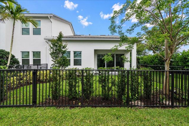 16493 Helix Court, Westlake, FL 33470