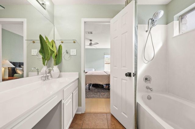 3527 Rock Shelf LN, Round Rock, TX 78681