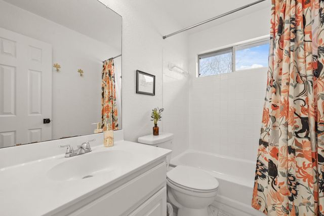 3527 Rock Shelf LN, Round Rock, TX 78681