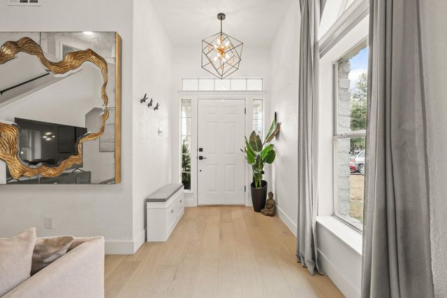 3527 Rock Shelf LN, Round Rock, TX 78681