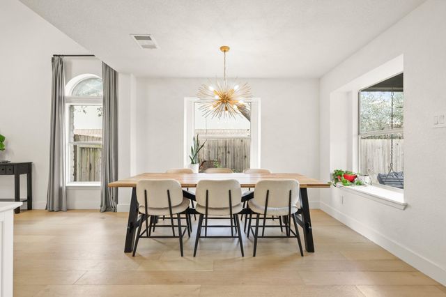 3527 Rock Shelf LN, Round Rock, TX 78681