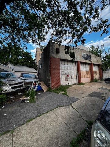 18502 Baisley Boulevard, Saint Albans, NY 11412