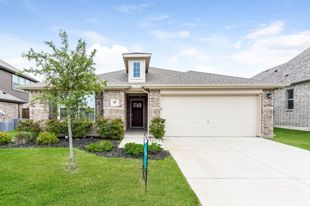 605 England Street, Fate, TX 75189