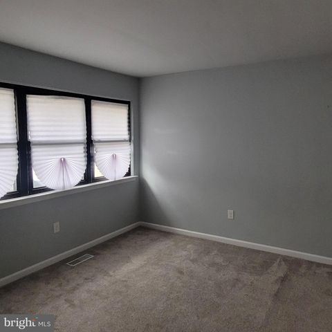 41 VIBURNUM LN, Mount Laurel, NJ 08054