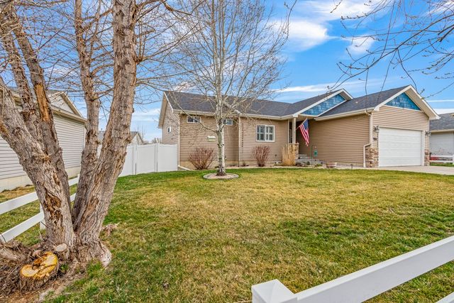406 Roundhouse Drive, Laurel, MT 59044