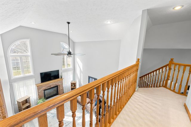 1702 Eaglecrest Rd, Salina, KS 67401