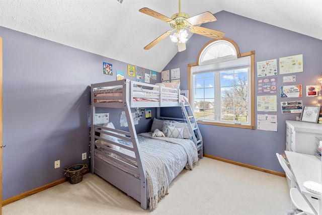 1702 Eaglecrest Rd, Salina, KS 67401