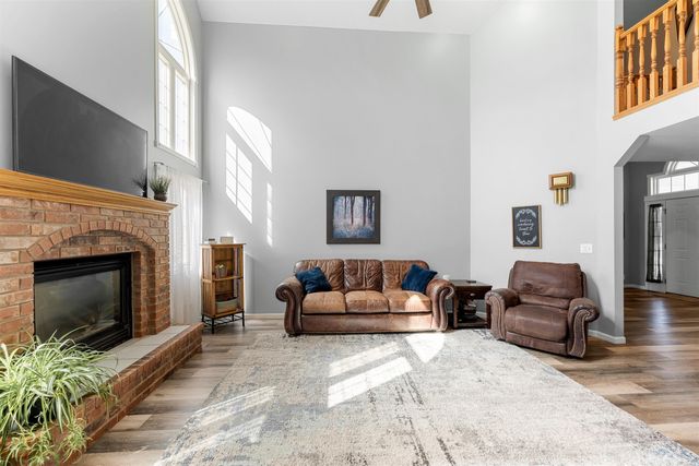 1702 Eaglecrest Rd, Salina, KS 67401