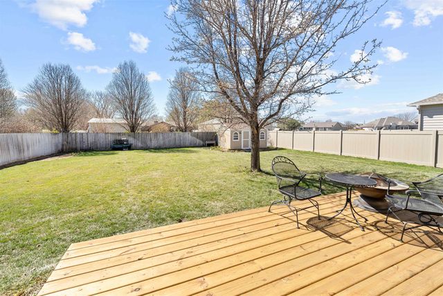 1702 Eaglecrest Rd, Salina, KS 67401