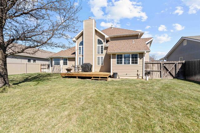 1702 Eaglecrest Rd, Salina, KS 67401