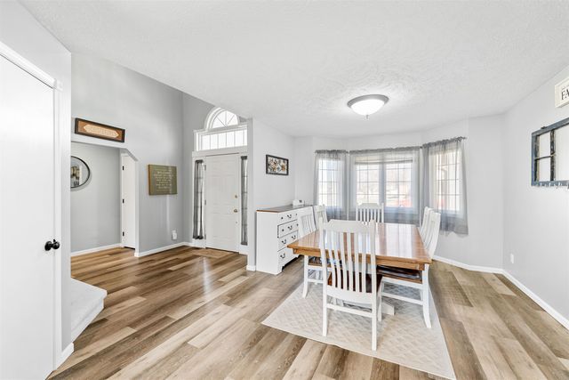 1702 Eaglecrest Rd, Salina, KS 67401