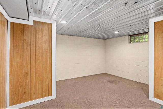 2206 Hammond Ave, Superior, WI 54880