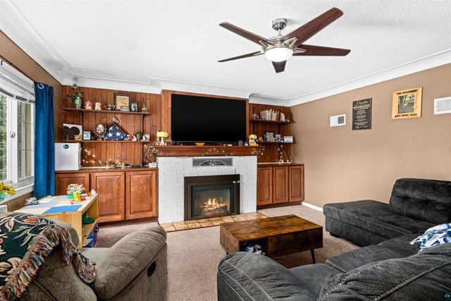 2206 Hammond Ave, Superior, WI 54880