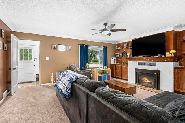 2206 Hammond Ave, Superior, WI 54880