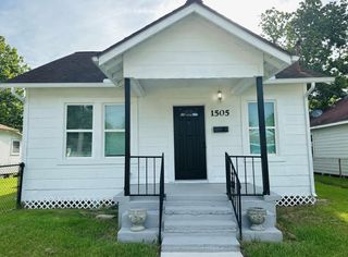 1505 Yupon Street, Baytown, TX 77520