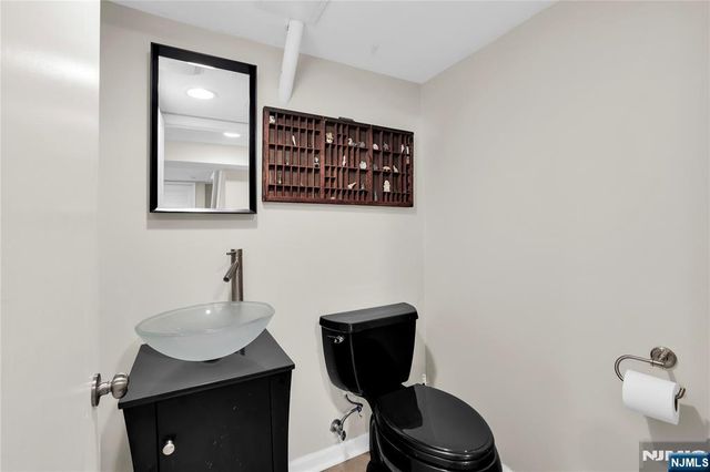 77 Mountain Avenue, Cedar Grove, NJ 07009