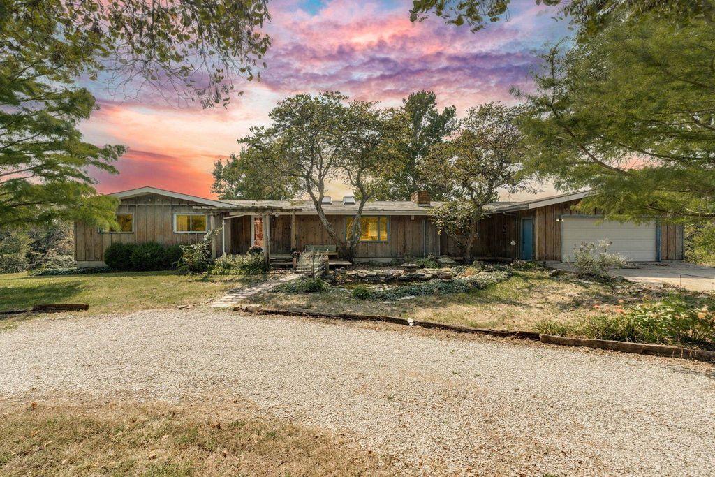 4415 N Westview Rd, El Dorado, KS 67042