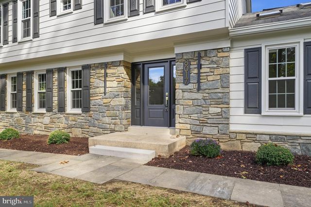 8017 LAKENHEATH, Potomac, MD 20854