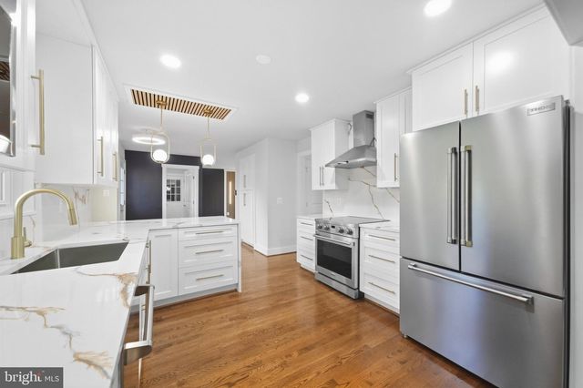 8017 LAKENHEATH, Potomac, MD 20854
