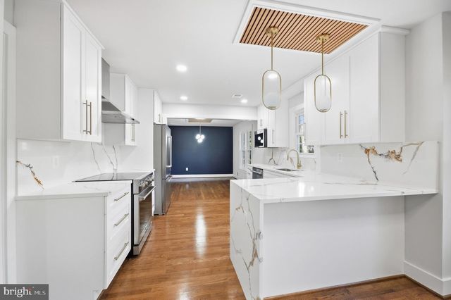 8017 LAKENHEATH, Potomac, MD 20854