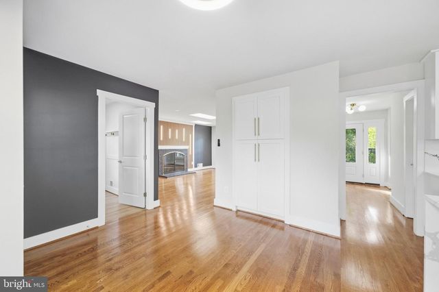 8017 LAKENHEATH, Potomac, MD 20854