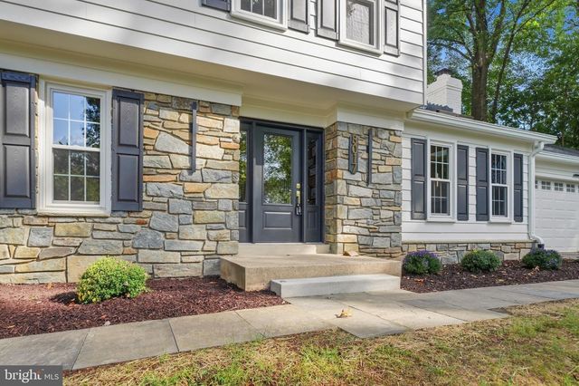 8017 LAKENHEATH, Potomac, MD 20854